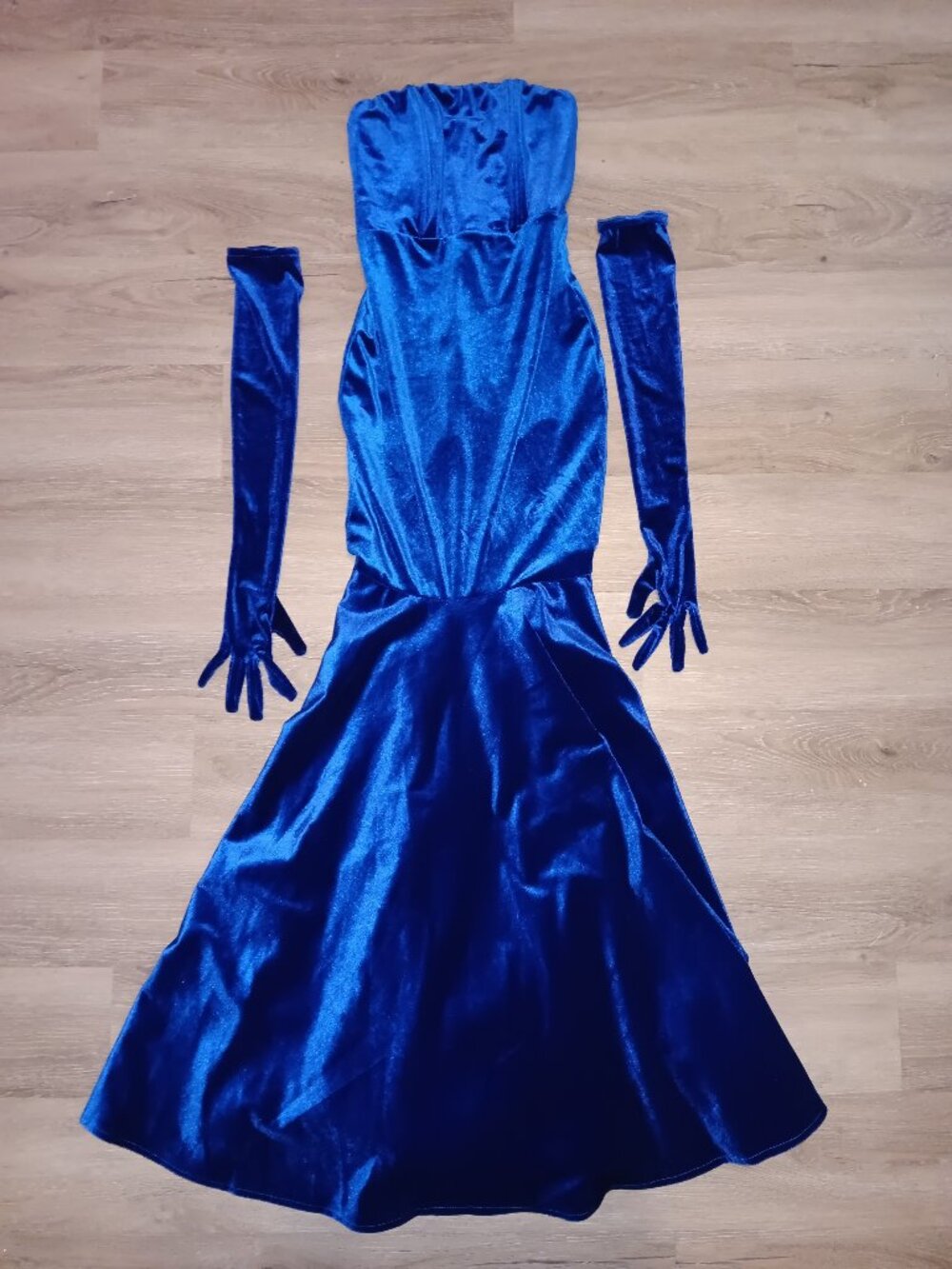 Fashion Nova Royal Blue Velvet Strapless Gown Set!